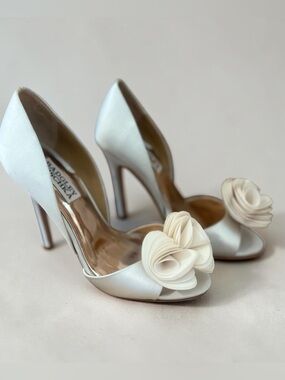 Badgley Mischka Randall Pump floral appliqué bridal shoes